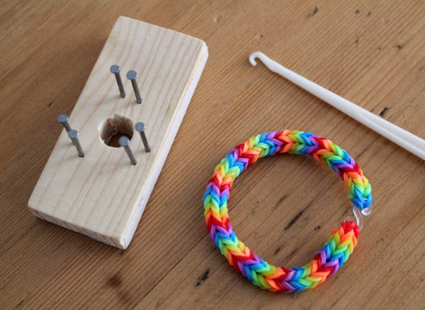 Filth Wizardry: Make your own little Loom Band looms